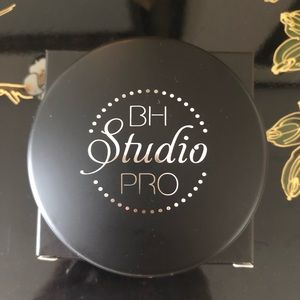BH Cosmetics Matte Finish Powder Shade #230